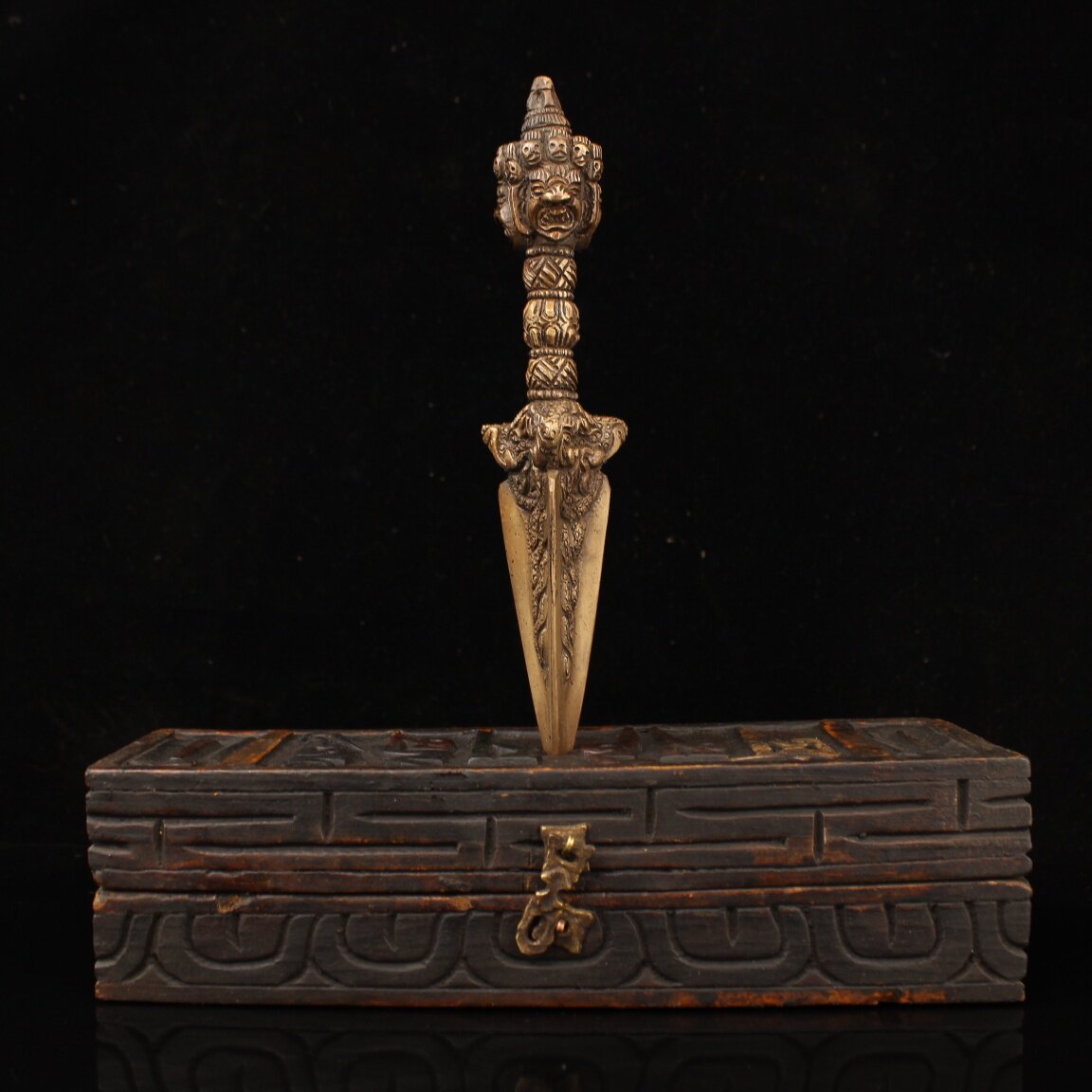 Collectible Vintage Tools - ヴィンテージ古銅製手作りチベット仏教金剛杵プルバ儀式用具像重厚な緑青色の古銅風装飾品家の装飾品祭壇用