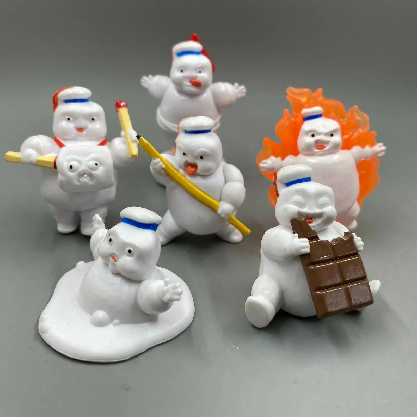 Vintage Collectible Figures - ゴーストバスターズアクションフィギュアトイドール、3滞在パフトマシュマローマンセーラー、かわいいヴィンテージ、6個