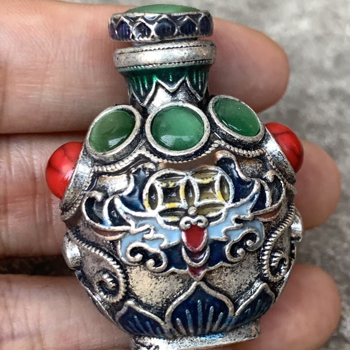 ヴィンテージ七宝焼きブロンズ嗅ぎタバコ瓶、ミニ携帯嗅ぎタバコ - Collectible Vintage Tools のレビューと価格