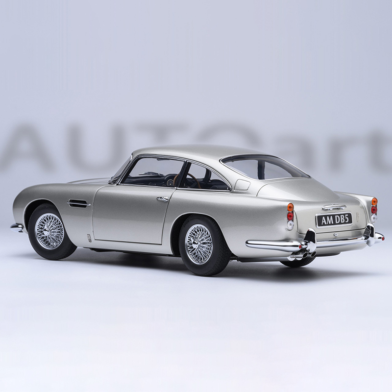 AUTOart 1:18 スケールダイキャスト合金アストンマ - Vintage Collectible Classics のレビューと価格